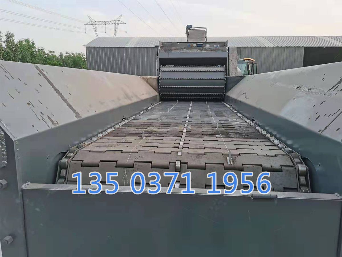 移動柴油機(jī)木材粉碎機(jī)